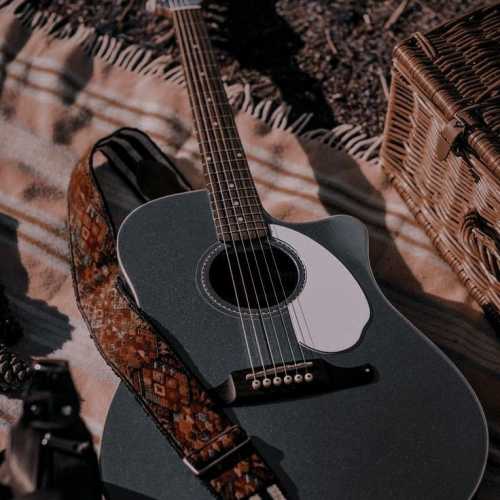 دانلود آهنگ جان چشات دیوونه بازیات