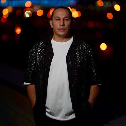 دانلود آهنگ چشاتو آروم ببند آرزو کن و بلند بخند نوان دانلود آهنگ چشاتو آروم ببند آرزو کن و بلند بخند نوان