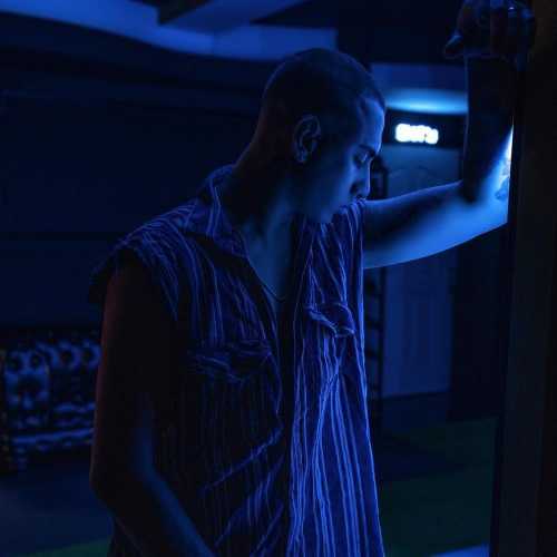 دانلود آهنگ شایان یو من برا تو میزنه قلبم چرا با من بدی