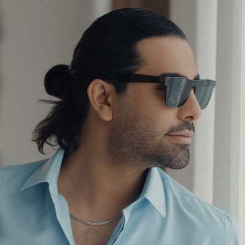 دانلود آهنگ از دم در تا تو خونه رو کردم گل برات پر پر من عزیزم