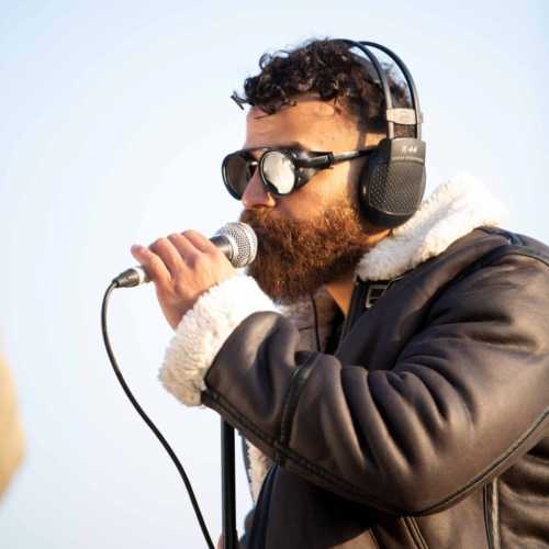 دانلود آهنگ اینجا بی تو سرده گل من معین زد دانلود آهنگ اینجا بی تو سرده گل من معین زد