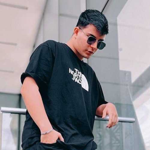 دانلود آهنگ با دلم کنار نیومدم هنوزم علی حسینی