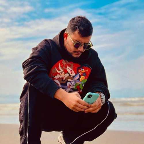 دانلود آهنگ بی همدم و کس و کارم نفرین به دل تو یارم