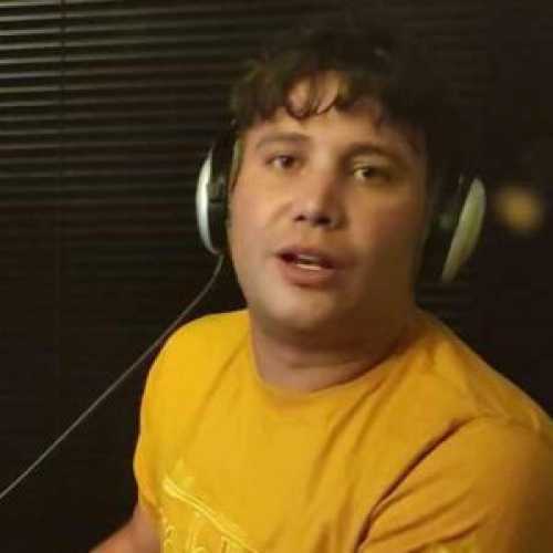 دانلود آهنگ آرام جانم روشنای شوانم علی احمدیانی دانلود آهنگ آرام جانم روشنای شوانم علی احمدیانی