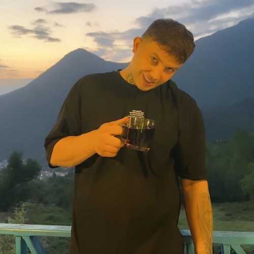 دانلود آهنگ بخوان برای من ای عشق رویایی علی احمدیانی دانلود آهنگ بخوان برای من ای عشق رویایی علی احمدیانی