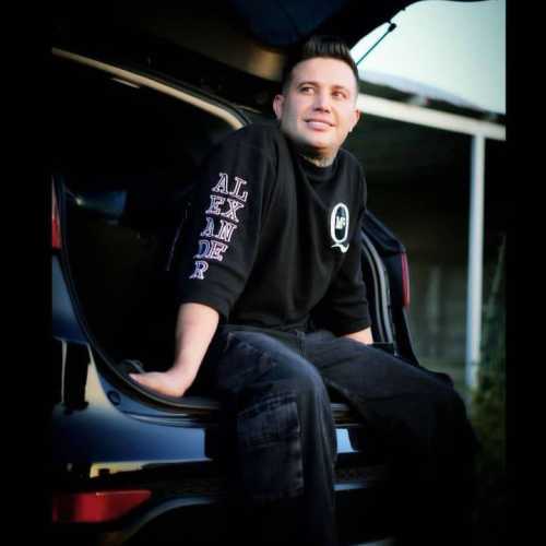 دانلود آهنگ علی احمدیانی تنیا منم دانلود آهنگ علی احمدیانی تنیا منم