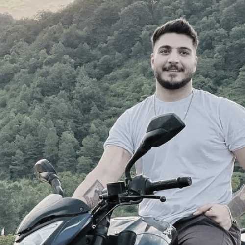 دانلود آهنگ حال زندانی دیرم که اذان صبح اعدامه آرمین برمایه دانلود آهنگ حال زندانی دیرم که اذان صبح اعدامه آرمین برمایه